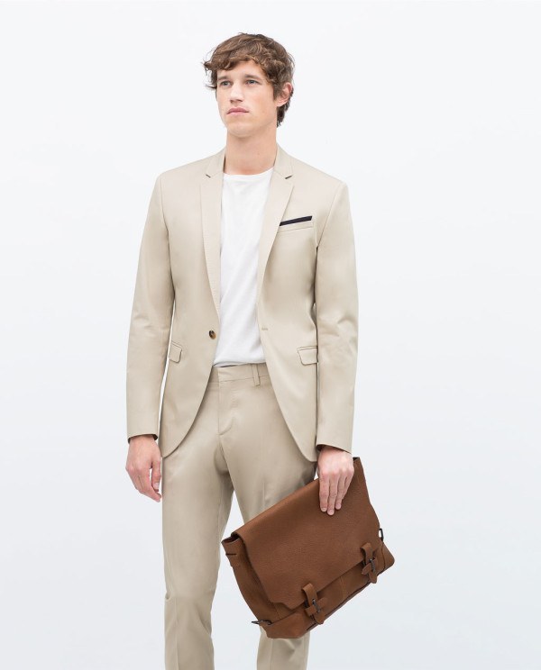 American-trends-man-summer-2016-American-cotton-zara "width =" 600 "height =" 744 "srcset =" https://cdn.shortpixel.ai/client/q_glossy,ret_img,w_600/https:/ /modaellos.com/wp-content/uploads/2014/04/tendencia-americanas-hombre-verano-2016-americana-algodon-zara-600x744.jpg 600w, https://cdn.shortpixel.ai/client/q_glossy, ret_img, w_768 / https: //modaellos.com/wp-content/uploads/2014/04/tendencia-americanas-hombre-verano-2016-americana-algodon-zara-768x952.jpg 768w, https: //cdn.shortpel .ai / client / q_glossy, ret_img, w_300 / https: //modaellos.com/wp-content/uploads/2014/04/tendencia-americanas-hombre-verano-2016-americana-algodon-zara-300x372.jpg 300w, https://cdn.shortpixel.ai/client/q_glossy,ret_img,w_1024/https://modaellos.com/wp-content/uploads/2014/04/tendencia-americanas-hombre-verano-2016-americana-algodon- zara.jpg 1024w "tailles =" (largeur maximale: 600px) 100vw, 600px "/></noscript><div class=