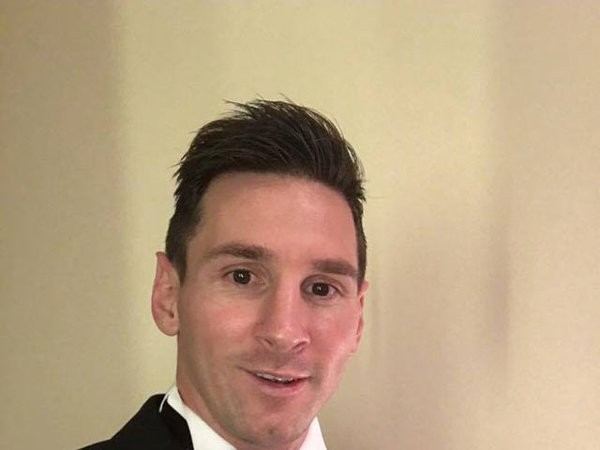 coiffures-messi-2016-gala-boule-d'or "width =" 600 "height =" 450 "srcset =" https://cdn.shortpixel.ai/client/q_glossy,ret_img,w_600/https://modaellos .com / wp-content / uploads / 2015/08 / coiffures-messi-2016-gala-balon-de-oro.jpg 600w, https://cdn.shortpixel.ai/client/q_glossy,ret_img,w_135/https: //modaellos.com/wp-content/uploads/2015/08/peinados-messi-2016-gala-balon-de-oro-135x101.jpg 135w, https://cdn.shortpixel.ai/client/q_glossy,ret_img , w_120 / https: //modaellos.com/wp-content/uploads/2015/08/peinados-messi-2016-gala-balon-de-oro-120x90.jpg 120w, https://cdn.shortpixel.ai/ client / q_glossy, ret_img, w_100 / https: //modaellos.com/wp-content/uploads/2015/08/peinados-messi-2016-gala-balon-de-oro-100x75.jpg 100w, https: // cdn .shortpixel.ai / client / q_glossy, ret_img, w_56 / https: //modaellos.com/wp-content/uploads/2015/08/peinados-messi-2016-gala-balon-de-oro-56x42.jpg 56w, https://cdn.shortpixel.ai/client/q_glossy,ret_img,w_147/https://modaellos.com/wp-content/uploads/2015/08/peinados-messi-2016-gala-balon-d e-oro-147x110.jpg 147w, https://cdn.shortpixel.ai/client/q_glossy,ret_img,w_300/https://modaellos.com/wp-content/uploads/2015/08/peinados-messi-2016 -gala-balon-de-oro-300x225.jpg 300w "tailles =" (largeur maximale: 600px) 100vw, 600px "/></noscript><div class=