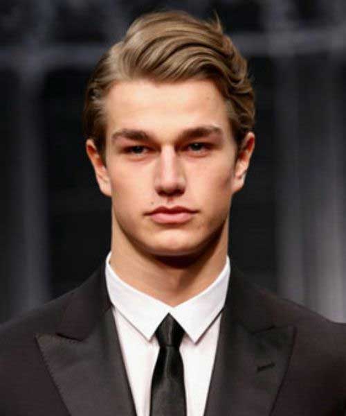 coiffures-homme-san-valentin-cheveux-moyen-style-classique "width =" 600 "height =" 720 "srcset =" https://modaellos.com/wp-content/uploads/2016/01/peinados-man -san-valentin-hair-medium-classic-style.jpg 500w, https://modaellos.com/wp-content/uploads/2016/01/peinados-man-san-valentin-cabello-medio-estilo-clasico- 300x360.jpg 300w "tailles =" (largeur maximale: 600px) 100vw, 600px "/></noscript><div class=