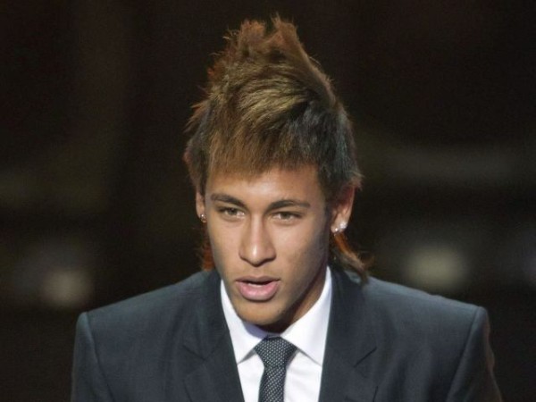 les-meilleures-coupes-de-cheveux-de-neymar-crete-avec-crinière et grenades