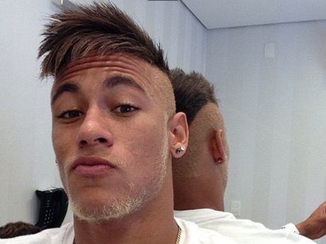 la-meilleure-coupe-de-cheveux-de-neymar-dernier-peigne-avec-crête