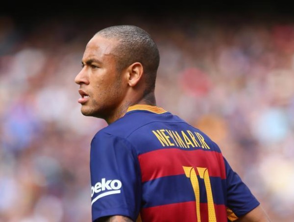 coiffures-neymar-2015-coupe-rasé-derrière-la-boîte "width =" 600 "height =" 454 "srcset =" https://modaellos.com/wp-content/uploads/2015/08/peinados-neymar-2015 -corte-rapado-por-detras-600x454.jpg 600w, https://modaellos.com/wp-content/uploads/2015/08/peinados-neymar-2015-corte-rapado-por-detras-135x101.jpg 135w , https://modaellos.com/wp-content/uploads/2015/08/peinados-neymar-2015-corte-rapado-por-detras-120x90.jpg 120w, https://modaellos.com/wp-content/ uploads / 2015/08 / coiffures-neymar-2015-coupe-rasé-derrière-100x75.jpg 100w, https://modaellos.com/wp-content/uploads/2015/08/peinados-neymar-2015-corte -rapado-por-detras-56x42.jpg 56w, https://modaellos.com/wp-content/uploads/2015/08/peinados-neymar-2015-corte-rapado-por-detras-147x110.jpg 147w, https : //modaellos.com/wp-content/uploads/2015/08/peinados-neymar-2015-corte-rapado-por-detras-300x227.jpg 300w, https://modaellos.com/wp-content/uploads/ 2015/08 / coiffures-neymar-2015-coupe-rasé-de-derrière.jpg 643w "tailles =" (largeur maximale: 600px) 100vw, 600px "/></noscript><div class=