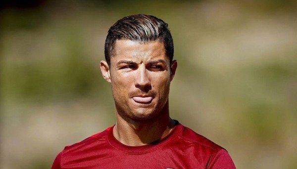 coiffures-cristiano-ronaldo-2016-coiffure-tout-en-arrière "width =" 600 "height =" 342 "srcset =" https://modaellos.com/wp-content/uploads/2015/09/peinados-cristiano -ronaldo-2016-coiffure-tout-dos-600x342.jpg 600w, https://modaellos.com/wp-content/uploads/2015/09/peinados-cristiano-ronaldo-2016-peinado-todo-hacia- back-768x438.jpg 768w, https://modaellos.com/wp-content/uploads/2015/09/peinados-cristiano-ronaldo-2016-peinado-todo-hacia-atras-300x171.jpg 300w "tailles =" ( largeur maximale: 600px) 100vw, 600px "/></noscript><img data-src=