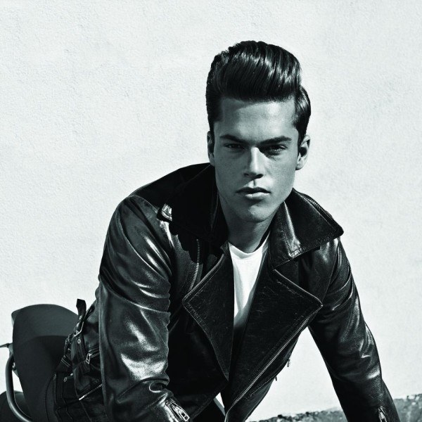 coupes de cheveux-hommes-les-tupes-sont-mode-2016-idées-inspiration-rocker "width =" 600 "height =" 600 "srcset =" https://modaellos.com/wp-content /uploads/2015/10/cortes-de-pelo-hombres-los-tupes-estan-de-moda-2016-ideas-inspiracion-rockera-600x600.jpg 600w, https://modaellos.com/wp-content/ uploads / 2015/10 / coiffures-hommes-les-tupes-sont-à-la-mode-2016-idées-inspiration-rockera-768x768.jpg 768w, https://modaellos.com/wp-content/uploads /2015/10/cortes-de-pelo-hombres-los-tupes-estan-de-moda-2016-ideas-inspiracion-rockera-300x300.jpg 300w, https://modaellos.com/wp-content/uploads/ 2015/10 / coupes-de-cheveux-d'hommes-les-tupes-sont-la-mode-2016-idees-inspiration-rockera.jpg 960w "tailles =" (largeur max: 600px) 100vw, 600px "/></noscript><div class=