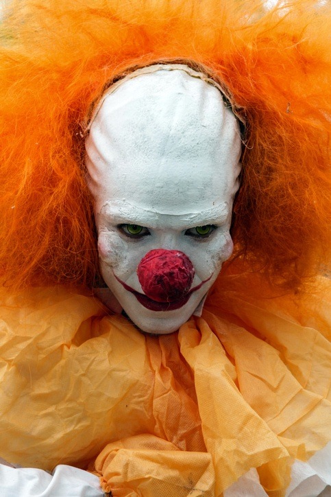 Costume de clown Pennywise fait maison pour le maquillage Halloween 