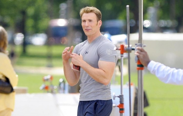 Chris Evans s'entraîne pour Captain America 