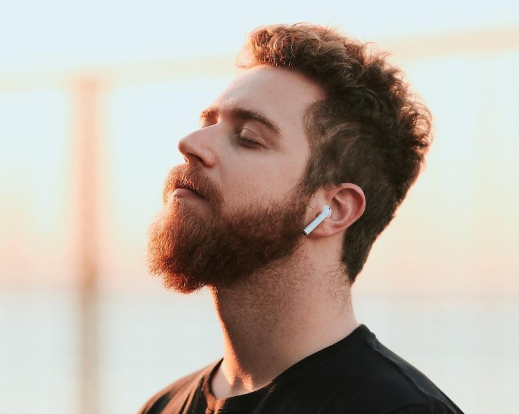 Coupes de cheveux pour hommes bouclés pour 2019: la coupe militaire de lubatv