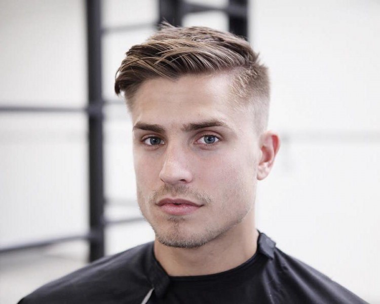 Coupes de cheveux courtes pour hommes 2019: Razor Streak Split