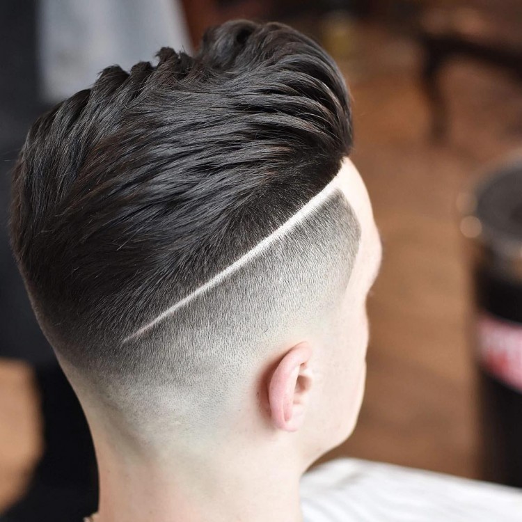 Des coupes de cheveux masculines dégradées avec une rayure pour vous inspirer