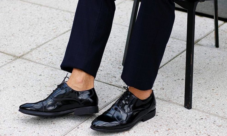 Les chaussures pour hommes à porter au travail et imposer attitude et respect! 