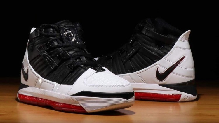 ZOOM LEBRON III HOME