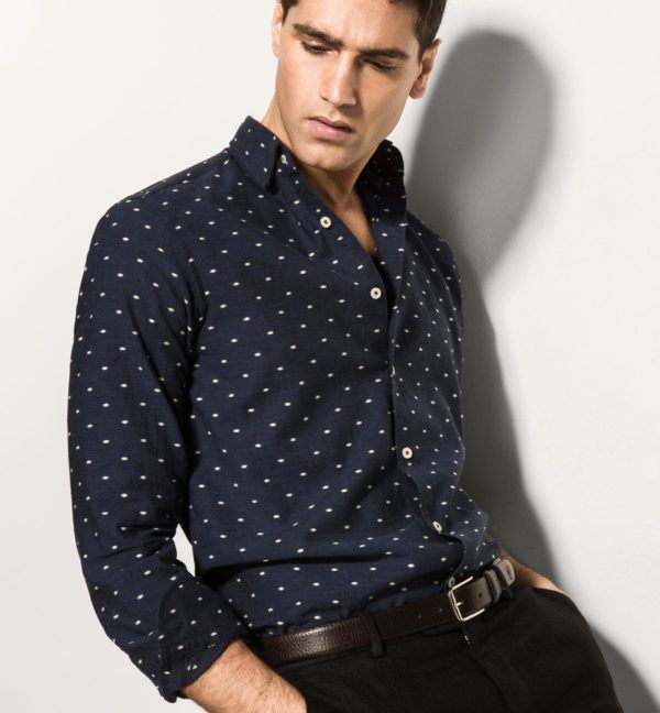 tendances-chemises-2016-chemise-lunarsmassimo-dutti "width =" 600 "height =" 648 "srcset =" https://modaellos.com/wp-content/uploads/2013/01/tendencia-camisas-2016-camisa -lunarsmassimo-dutti-600x648.jpg 600w, https://modaellos.com/wp-content/uploads/2013/01/tendencia-camisas-2016-camisa-lunarsmassimo-dutti-250x270.jpg 250w "tailles =" (max -largeur: 600px) 100vw, 600px "/></noscript><div class=