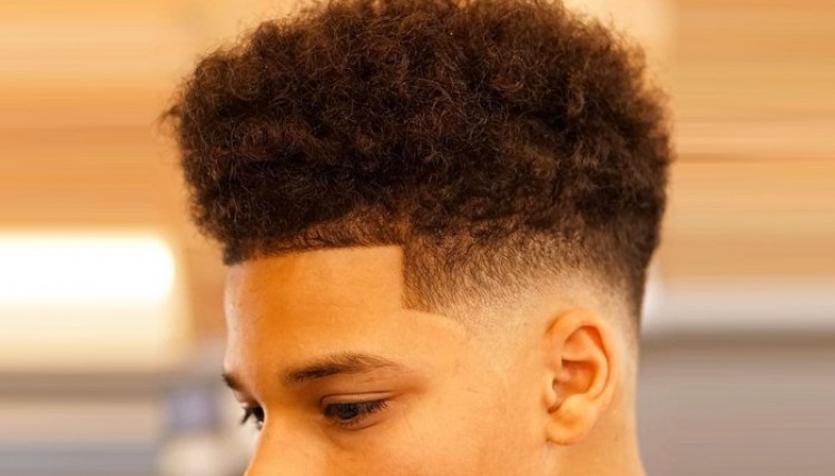 20 coupes de dégradé pour les cheveux bouclés des hommes