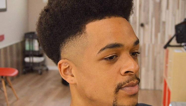 20 coupes de dégradé pour les cheveux bouclés des hommes