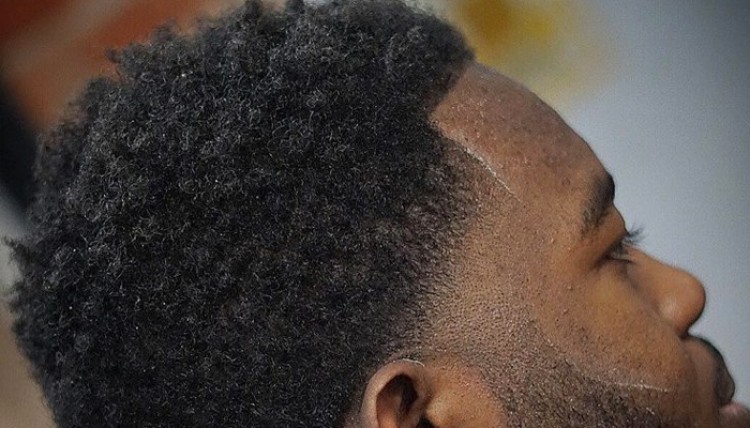 20 coupes de dégradé pour les cheveux bouclés des hommes