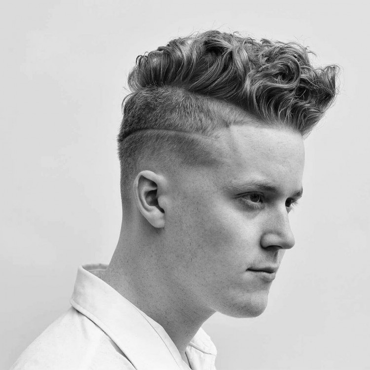 2019 coupes de cheveux masculins bouclés