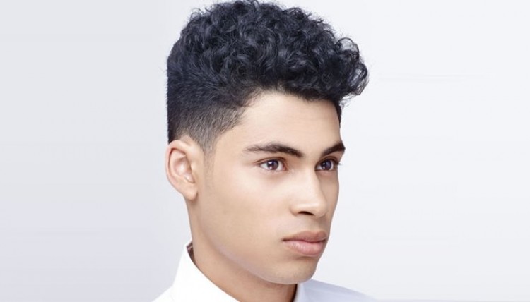 50 coupes de cheveux pour hommes bouclés pour s'inspirer