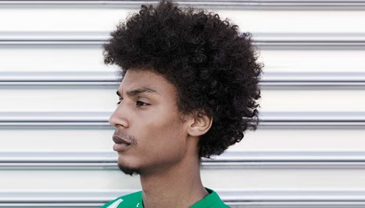 50 coupes de cheveux pour hommes bouclés pour s'inspirer