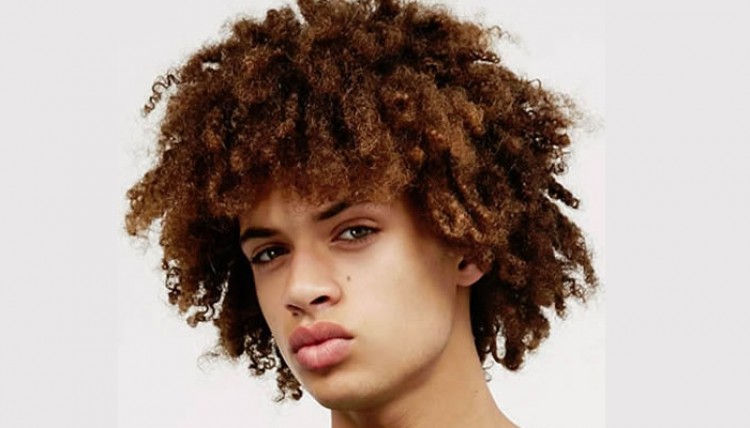 50 coupes de cheveux pour hommes bouclés pour s'inspirer