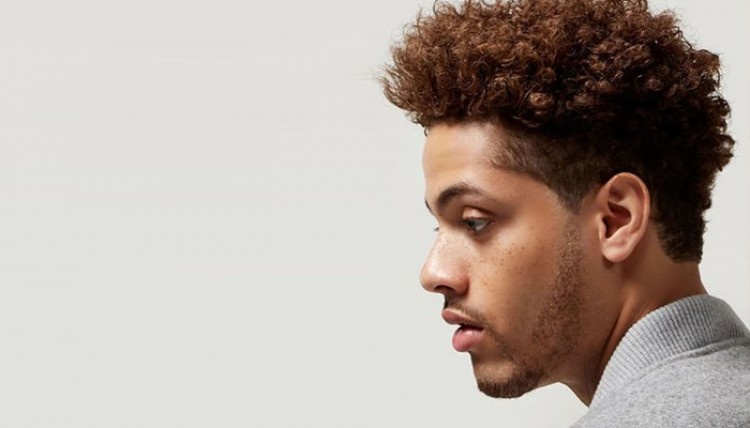 50 coupes de cheveux pour hommes bouclés pour s'inspirer