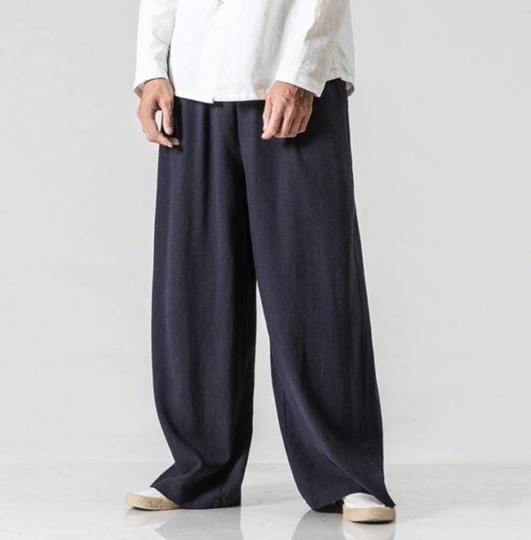 Porter un pantalon large chez les hommes