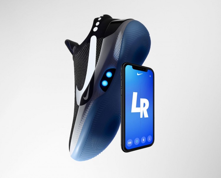 L'avenir est arrivé: Nike lance une nouvelle sneaker qui se noue! 