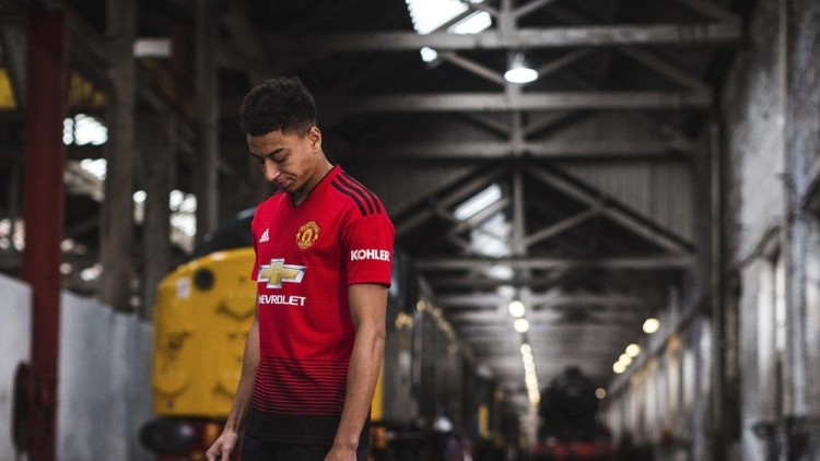 Manchester United - Times Maillots Anglais 2019 4