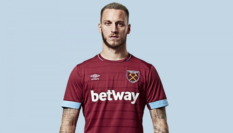 Maillots de l'équipe anglaise de West Ham United 2019