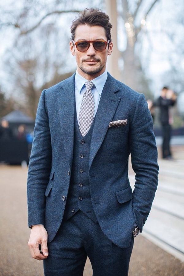 comment-combiner-un-costume-bleu-marine-gilet "width =" 600 "height =" 900 "srcset =" https://modaellos.com/wp-content/uploads/2016/04/como-combinar-un -traje-azul-marino-vest-600x900.jpg 600w, https://modaellos.com/wp-content/uploads/2016/04/como-combinar-un-traje-azul-marino-chaleco-250x375.jpg 250w , https://modaellos.com/wp-content/uploads/2016/04/como-combinar-un-traje-azul-marino-chaleco.jpg 620w "tailles =" (largeur max: 600px) 100vw, 600px " /></noscript><div class=