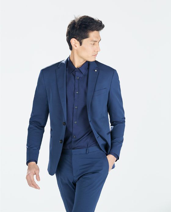 comment combiner un costume bleu marine "width =" 560 "height =" 694 "srcset =" https://modaellos.com/wp-content/uploads/2016/04/como-combinar-un-traje -azul-marino.jpg 560w, https://modaellos.com/wp-content/uploads/2016/04/como-combinar-un-traje-azul-marino-250x310.jpg 250w "tailles =" (largeur max : 560px) 100vw, 560px "/></noscript><div class=