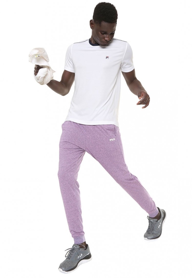 Sneakers et pantalons de jogging pour hommes: voir les combinaisons streetwear pour l'inspiration!