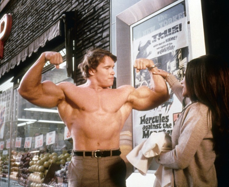 5 exercices d'Arnold Schwarzenegger pour avoir un corps fort! 