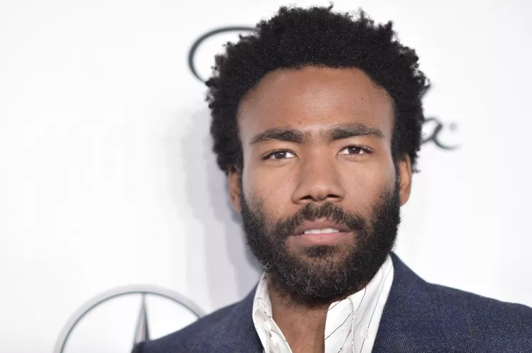 Donald Glover - TIDY CAREFREE barbe en désordre