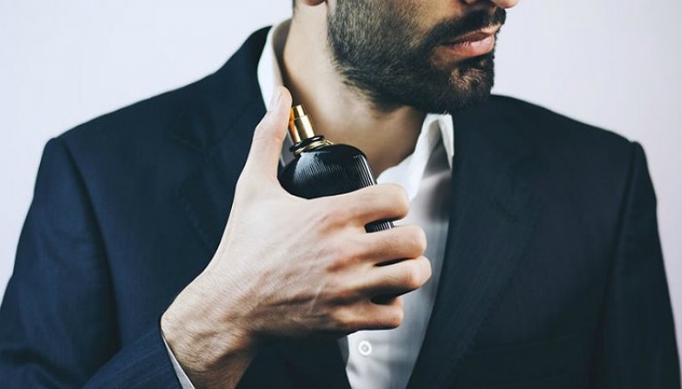 Comment appliquer le bon parfum masculin: 7 conseils fondamentaux et innovants