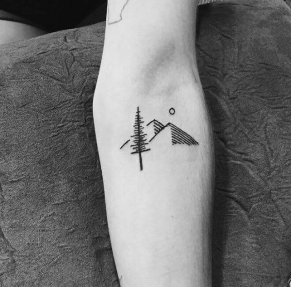 Tatouage minimaliste 