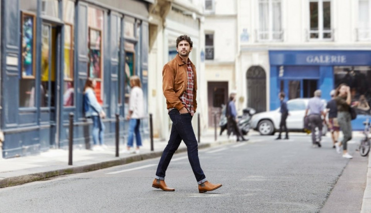 Des bottes pour hommes modernes pour vous transmettre la fermeté partout! 