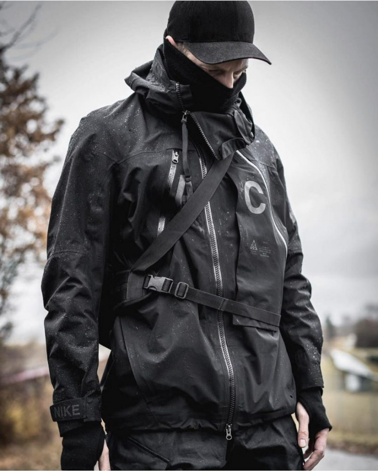 Techwear-accessoire-idée-homme-820x1024