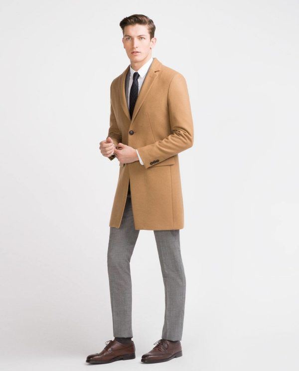 moda-hombre-navidad-2015-abrigo-color-camel-zara