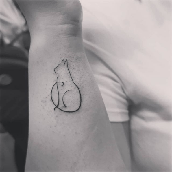 Tatouages ​​minimalistes pour hommes 2021 Pets