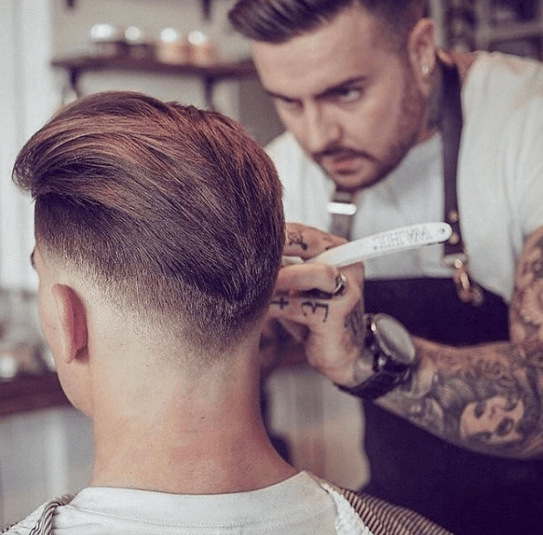 Fade in hair: comment le faire et comment le porter coiffeur chauve