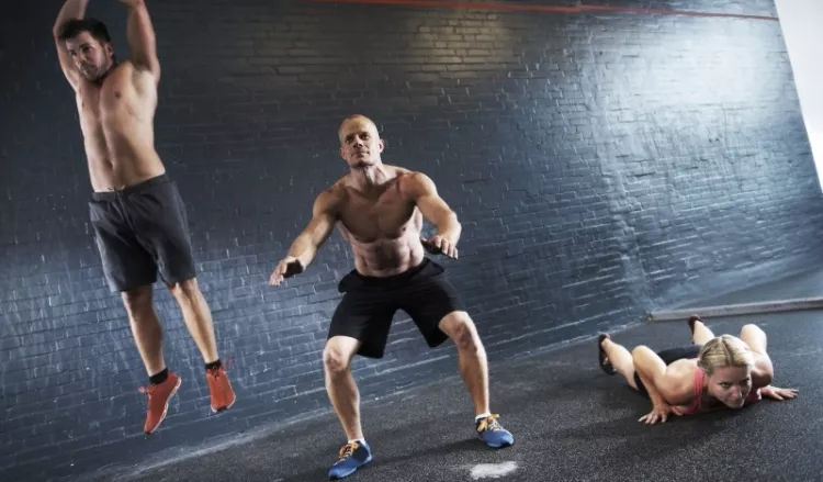 Burpees Exercices à faire à la maison sans équipement