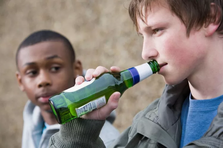 7 choses que vous devez savoir sur la consommation d'alcool à l'adolescence 