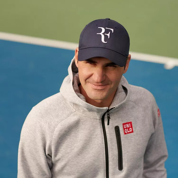 Uniqlo, une marque de vêtements gringo géante qui sponsorise Roger Federer