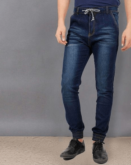 Quelles sont les différences entre les pantalons slim et les pantalons skinny et leurs particularités en denim