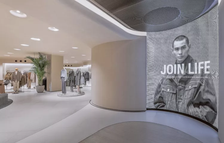 Le nouveau magasin de Zara à Pékin est le plus grand magasin de l'entreprise en Asie