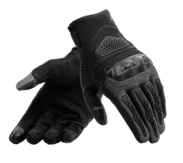 Les meilleurs gants de moto d'été 2021 Dainese Bora Black