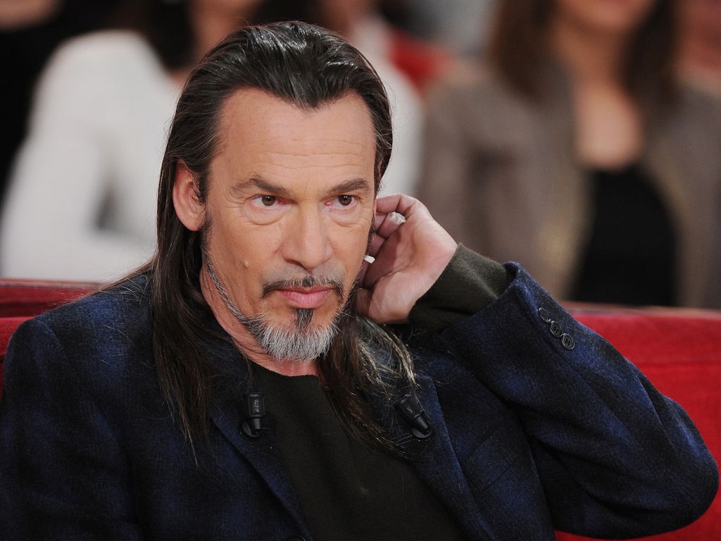 Pourquoi Florent Pagny Met-il un foulard ?