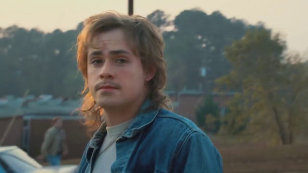 Who plays 001 in Stranger Things?